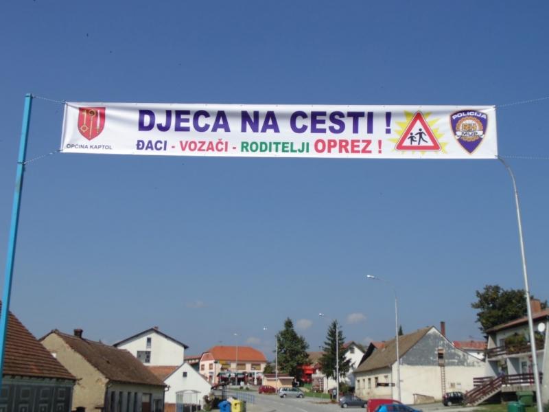 Vozači povećan oprez, počinje škola!